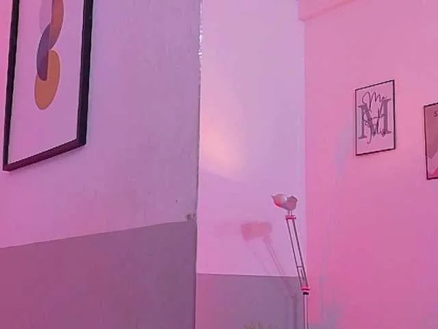 cutepetitee on BongaCams