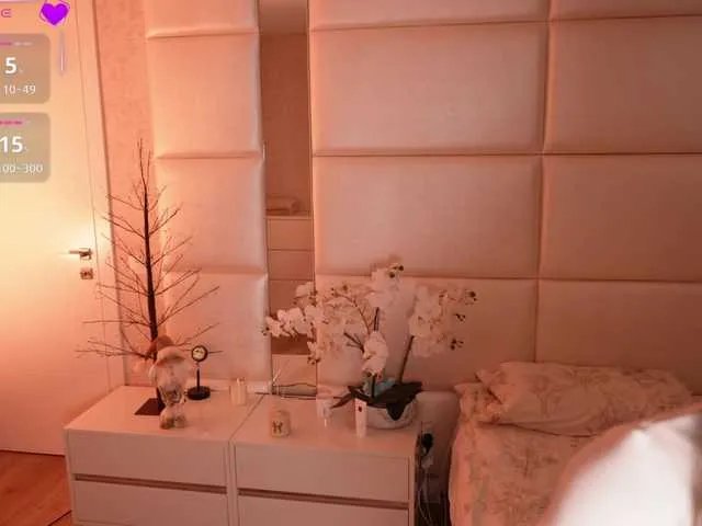 LilyColins on BongaCams