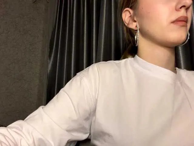 RaisaBrentz — Hello! I'm a new girl here, my name is Sofa, I'm 18, skinny and I'm still shy