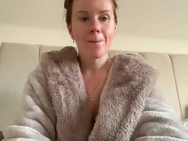 REDHEADROSIE on BongaCams