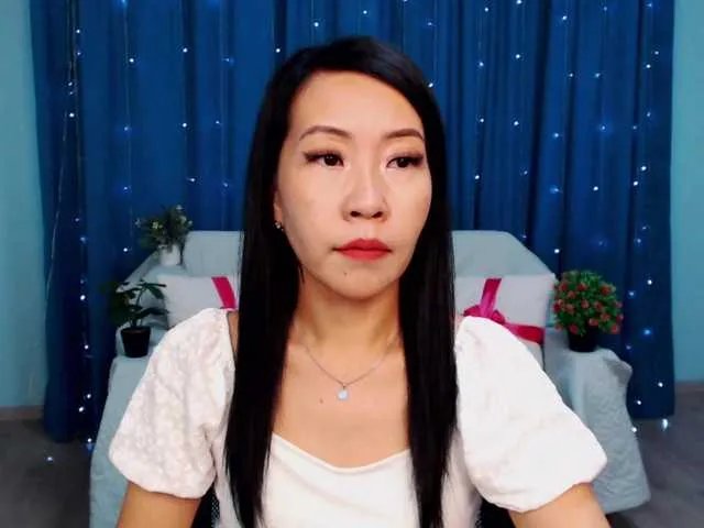 Sarahsexygirl on BongaCams