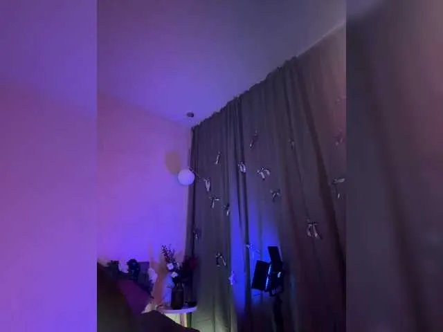 WhoreMira on BongaCams