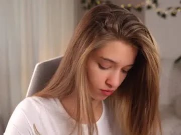 little_poetry on Chaturbate