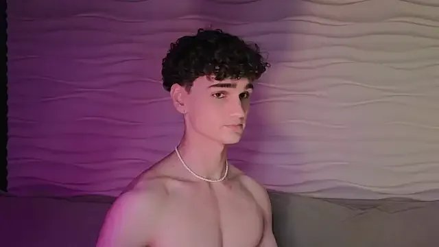 adam_21cm__ on StripChat 