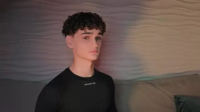 adam_21cm__ on StripChat 