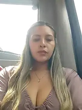 alana_69 — Show tits walking in public