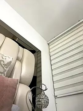 ALISSON_FOXXX1 on StripChat