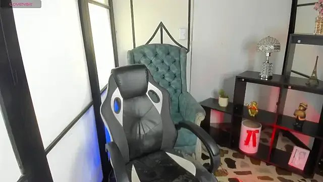 AmbarFoxx_ on StripChat