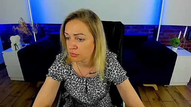 Anna_Snows on StripChat 