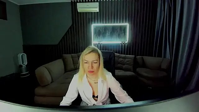 Anna_Snows on StripChat 