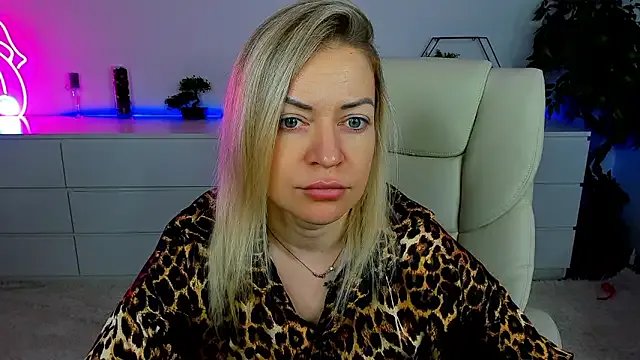 Anna_Snows on StripChat 