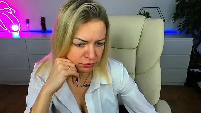 Anna_Snows on StripChat 