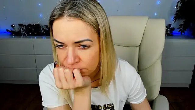 Anna_Snows on StripChat 