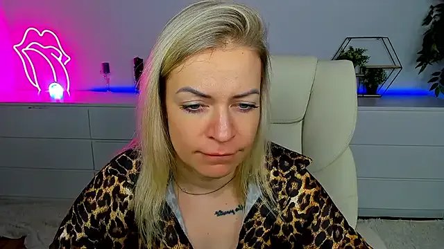 Anna_Snows on StripChat 