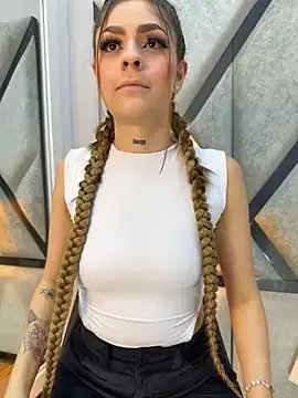 AriaWillssX — Group on StripChat