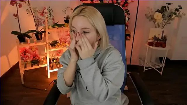 AuroraWrenfield on StripChat