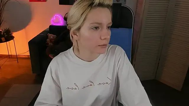 AuroraWrenfield on StripChat