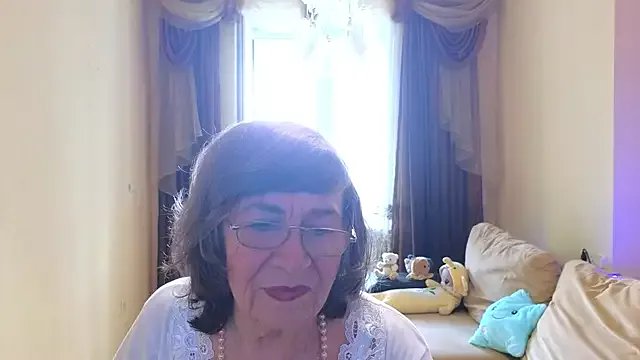 Betty_Brick on StripChat 