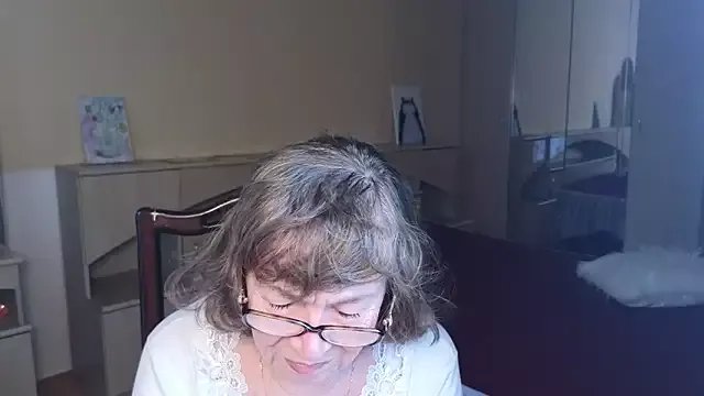 Betty_Brick on StripChat 