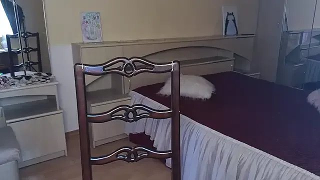 Betty_Brick on StripChat 