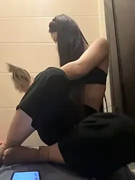 bi_biii on StripChat