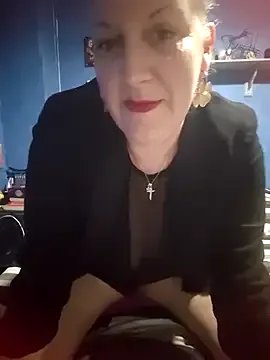 Feelineducentre on StripChat 