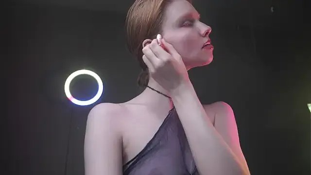 ginger_hugs on StripChat