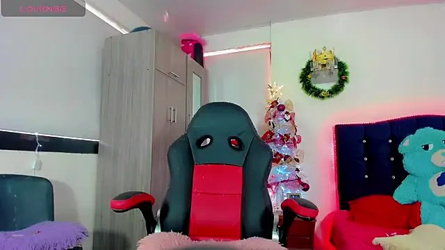 Hellen_moons__ on StripChat 