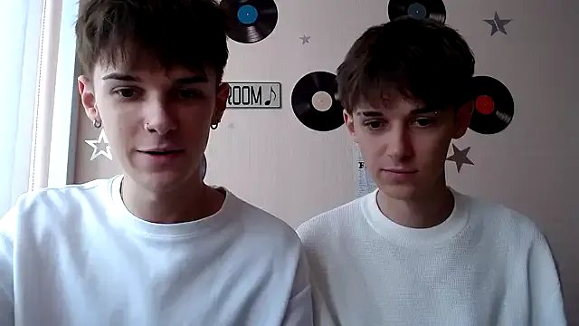 Hoot_Dude_ on StripChat 