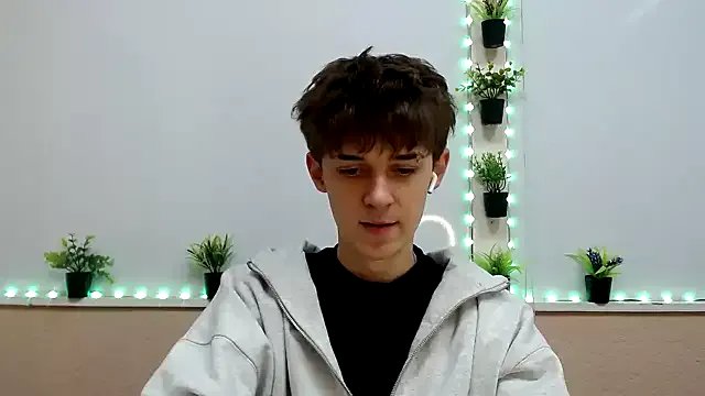 Hoot_Dude_ on StripChat 