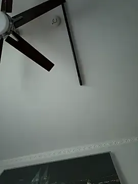 Hornyblond_Bella
