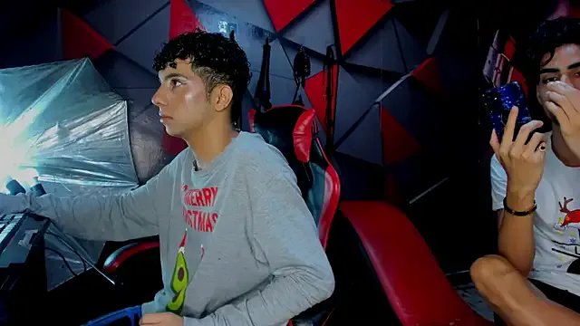 Hot_Boys_Without_Limits on StripChat