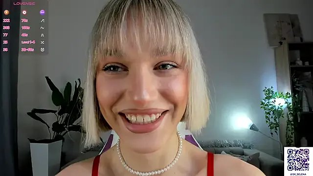 Ice_Strawberry on StripChat