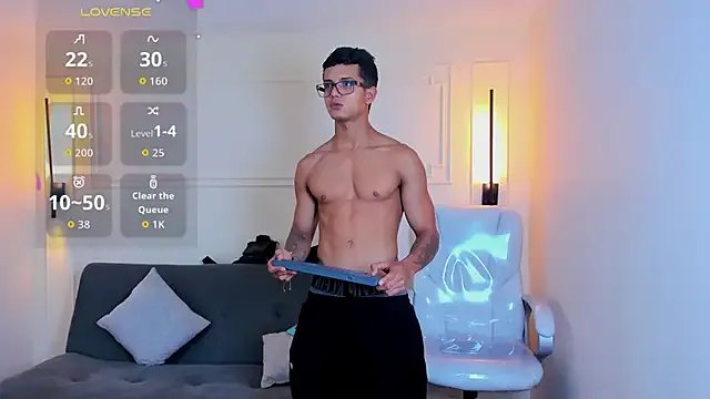 Paradise_boy_s on StripChat 