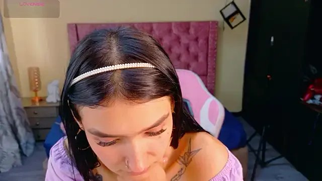 Sofii_cutee — show tits